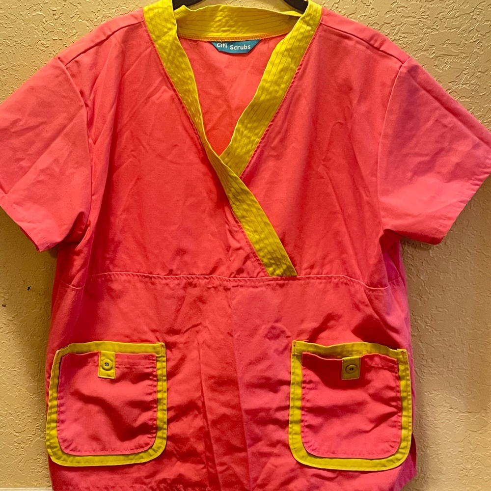 💅🏾Stylish scrub top - Picture 4 of 7